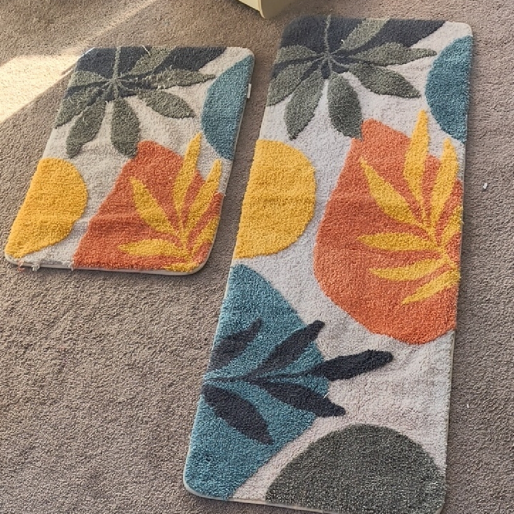Colorful Leaf Pattern Bath Mat - Picture 2 of 3